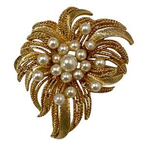 Vintage Lisner Gold Tone Floral Spray Brooch Faux Pearl Accents Textured 50s 60s